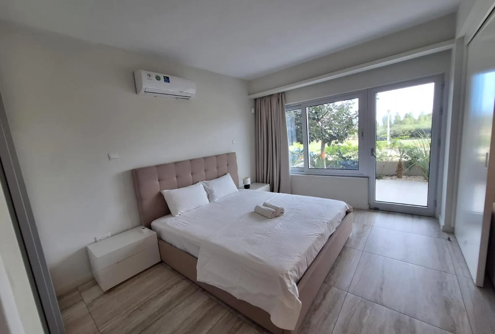 Emerald Suites Protarász 0*,